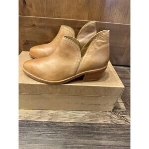 Nisolo Mia Ankle Boot Leather size 8 Almond